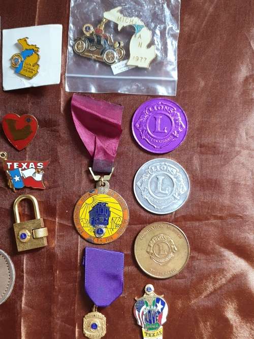 30 pieces Lions Club Memorabilia. Includes Paper knive Measuring Tape. All in one lot.