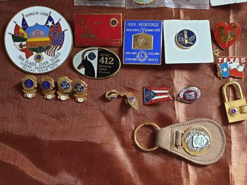 30 pieces Lions Club Memorabilia. Includes Paper knive Measuring Tape. All in one lot.