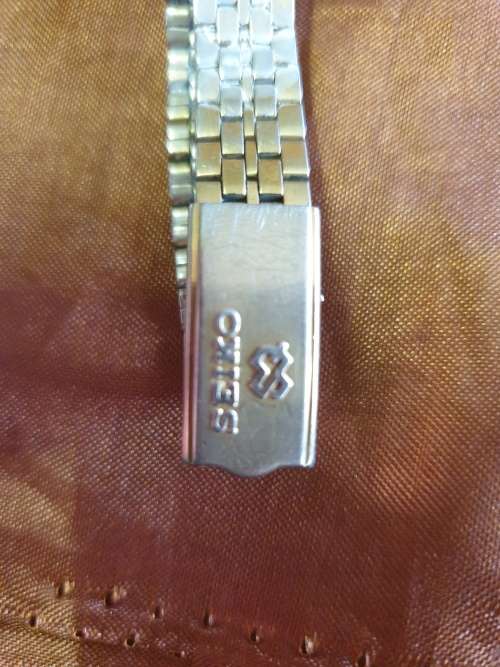 Large collection of watches/parts/etc. Some vintage.