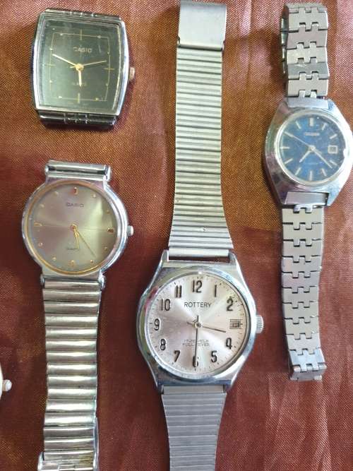 Large collection of watches/parts/etc. Some vintage.