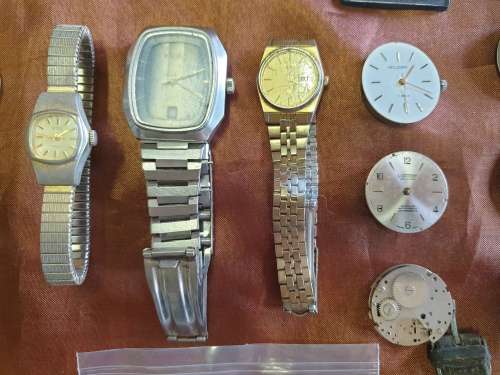 Large collection of watches/parts/etc. Some vintage.