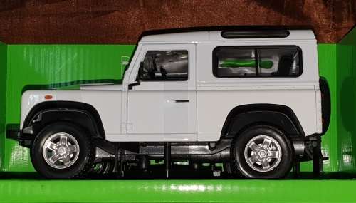 Land Rover Defender - 1:24-27. Nex Models. Welly Die Cast