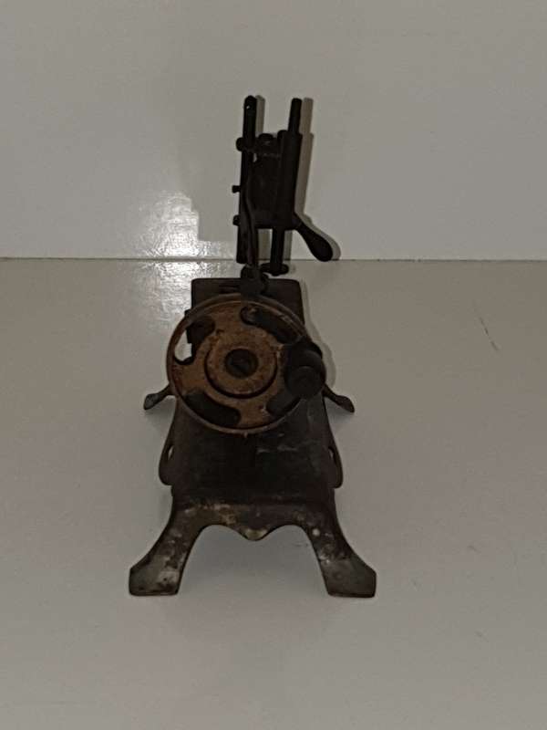 Vintage Mini Metal Sewing Machine.
