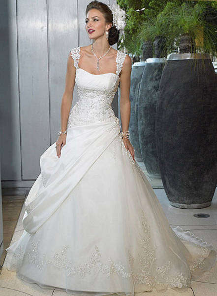 CUSTOM MADE WEDDING DRESS / BRIDAL GOWN / MATRIC FAREWELL DRESS / EVENING DRESS / BRIDESMAID DRESS