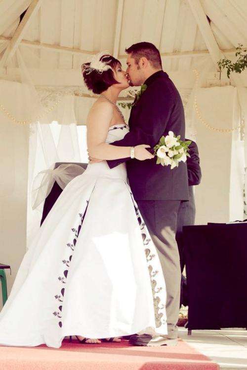 Wedding Dresses Stunning Wedding Dress For Sale Buy Now Designer Look Alike Dresses was sold for 3 499.00 on 26 Sep at 17 01 by The Wedding Wardrobe in Johannesburg ID 44249859