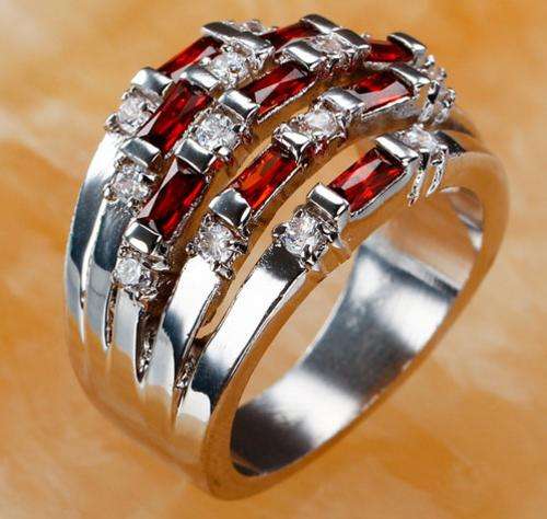 **Stunning** 925 Silver Plated Ring - size 8