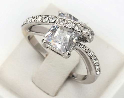 18K White Gold Plated Fashion Ring Austrian Crystals - Size 6.5 or 8