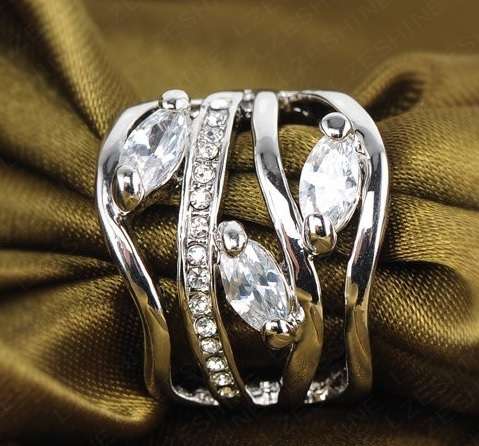 *** TOP Quality ***  18K Platinum Plated Beautiful Ring - Size 8