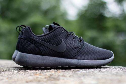 Nike Roche - Awesome & Stylish! - Popular Size 8 - Bargain!
