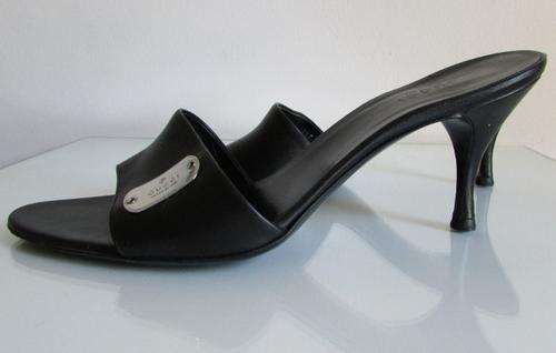 Black leather Gucci Heels 