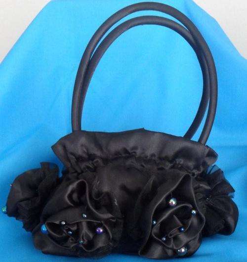 ELEGANT BLACK SATIN EVENING BAG - See All Photos - R1 START, NO RESERVE !