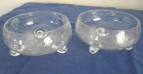 LOT OF 2 FINE GLASS BOWLS WITH GRAPE ETCHINGS - SUPERB CONDITION ! (R1 Start, No Reserve)