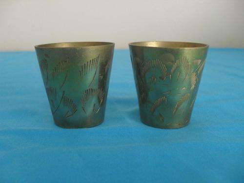 PAIR OF MINIATURE (THIMBLE SIZED) ENGRAVED BRASS CUPS - NO RESERVE !