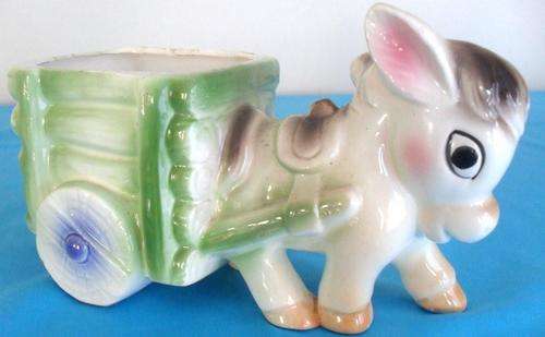 DELIGHTFUL !  DONKEY PULLING A CART - UNUSUAL & QUIRKY FLOWER VASE !