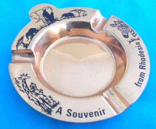 COPPER RHODESIAN SOUVENIR ASHTRAY - ELEPHANT, GIRAFFE & ZEBRA - COLLECTOR'S ITEM !!