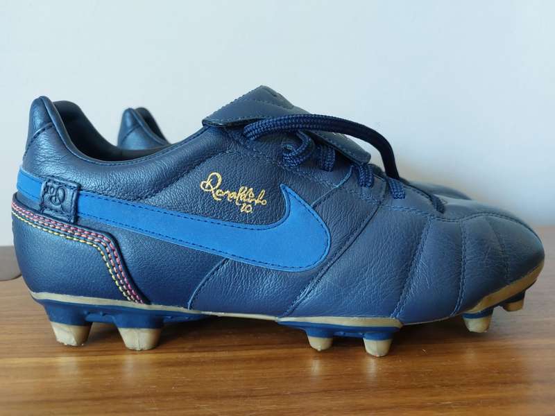 Ronaldinho r1 shoes hotsell