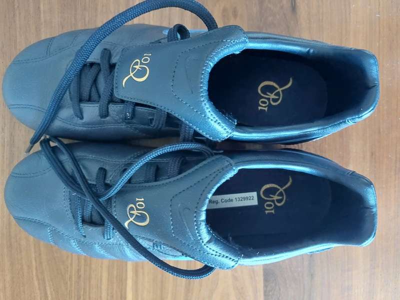 Ronaldinho r1 shoes sale