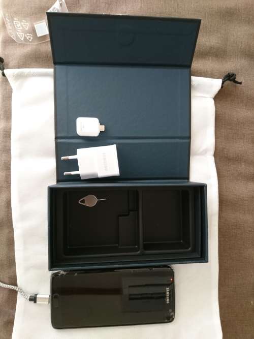 Cracked Samsung Galaxy S7 Edge 32GB Black