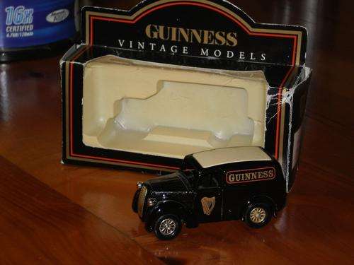 LLEDO 1950 MORRIS Z VAN GUINNESS VINTAGE MODEL