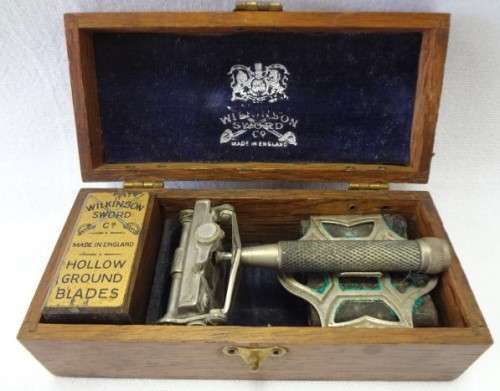 Vintage Wilkinson Sword Co. Razor in box made in England - as per photo