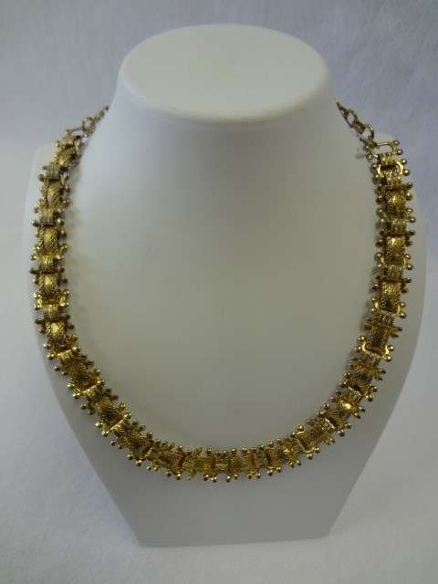 Costume jewellery necklace - as per photo