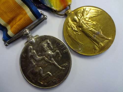 Pair of WWI war medals issued to JF De Jager 2DE Z.A.I. BGDE- as per photo