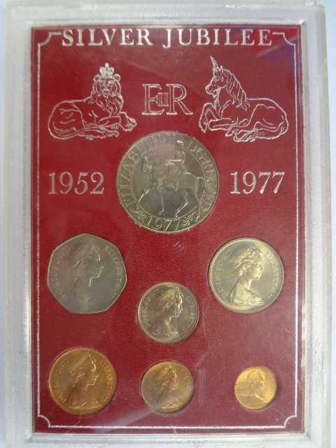 1952-1977 Queen Elizabeth Silver Jubilee Coin Royal Mint Crown Set - as per photo