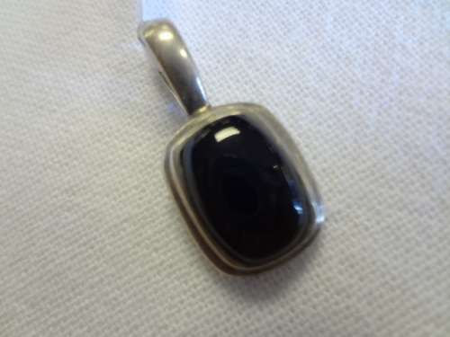 925 Sterling Silver pendant with black stone weight 66g - as per photo