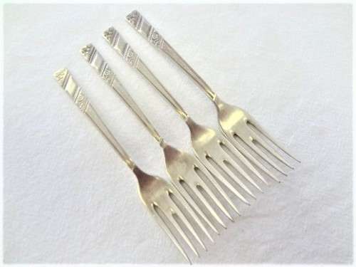 Lot of 4 Vintage Cake Forks - as per photo