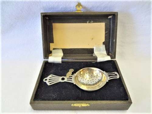 EPNS strainer in original box - as per photo