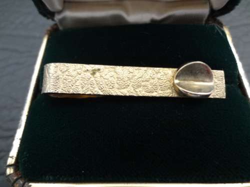 Gold Colour Tie Pin as per photo