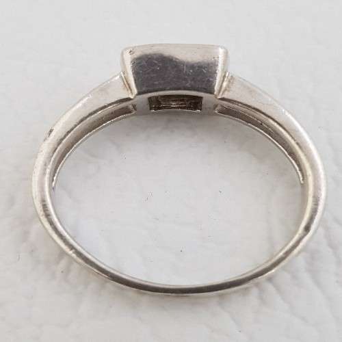 925 Sterling Silver Ring weight 4g size O as per photo