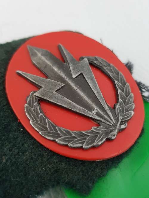 4 SA Infantry Cap Badge as per photo