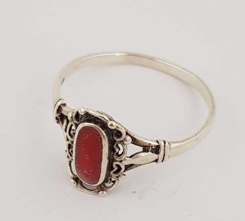 925 Sterling Silver Ring weight 2g size Q as per photo