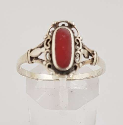 925 Sterling Silver Ring weight 2g size Q as per photo