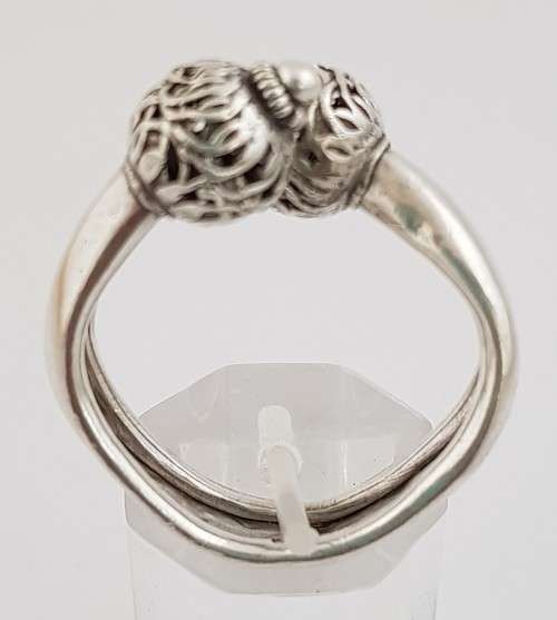 925 Sterling Silver Ring weight 4,6g size Q as per photo