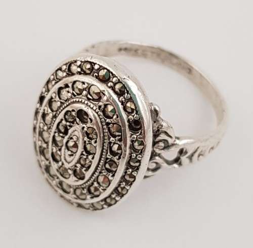 925 Sterling Silver Marcasite (missing some) Ring weight 4,2g size N -  as per photo