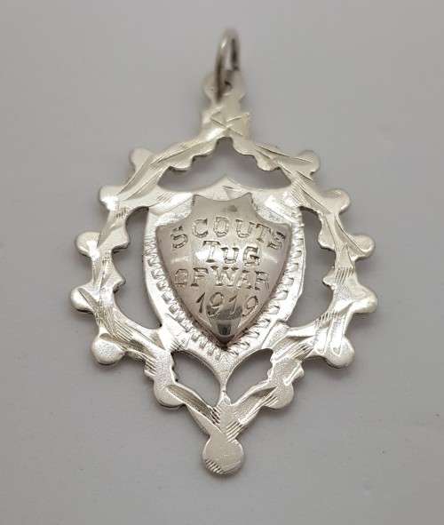 925 Sterling Silver - Scouts Tug of War 1919 Pendant weight 2,5g as per photo