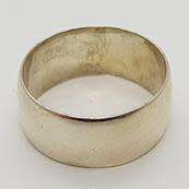 925 Sterling Silver Ring weight 5,6g as per photo