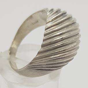 925 Sterling Silver Ring weight 3,6g as per photo