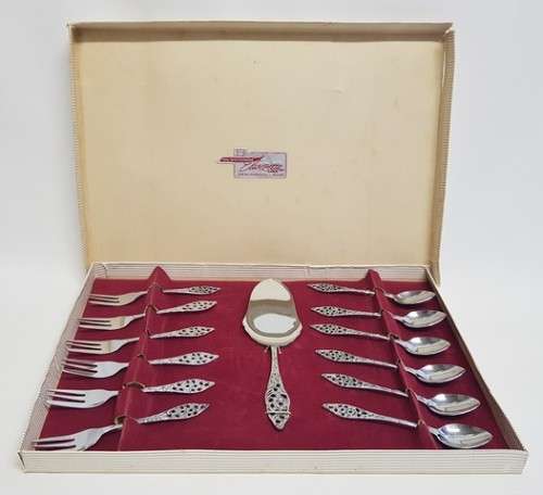 Elwezetta Chrome Plated Cake Lifter, 6 Teaspoons & 6 Cake Forks in box as per photo
