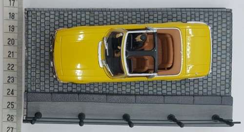 Bond 007 - Diamonds are Forever - Triumph Mustang model car as per photo