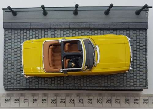 Bond 007 - Diamonds are Forever - Triumph Mustang model car as per photo