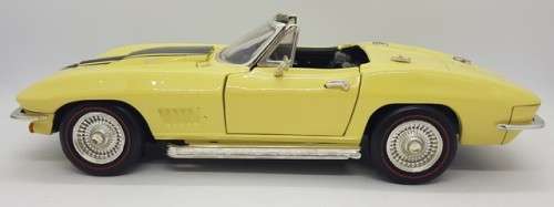1967 Chevrolet Corvette L88 Stingray Roadster scale 1:18 model car as per photo