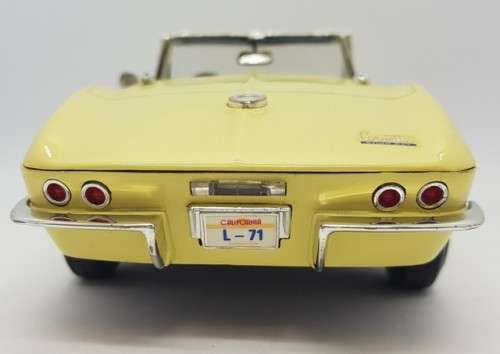 1967 Chevrolet Corvette L88 Stingray Roadster scale 1:18 model car as per photo