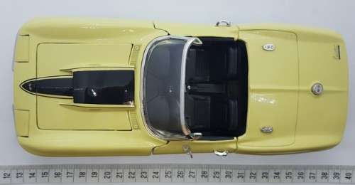 1967 Chevrolet Corvette L88 Stingray Roadster scale 1:18 model car as per photo