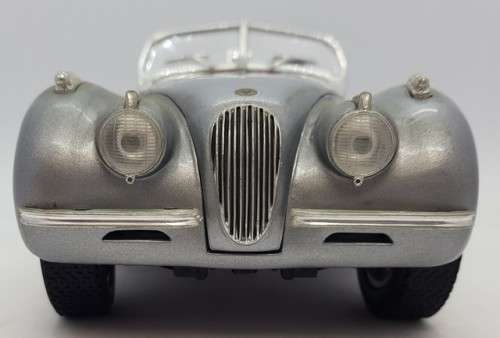 1948 Jaguar XK-120 ERTL 1:18 model car as per photo