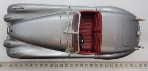 1948 Jaguar XK-120 ERTL 1:18 model car as per photo