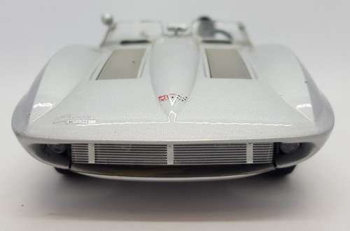 1959 Chevrolet Corvette Stingray Racer AutoArt model car as per photo