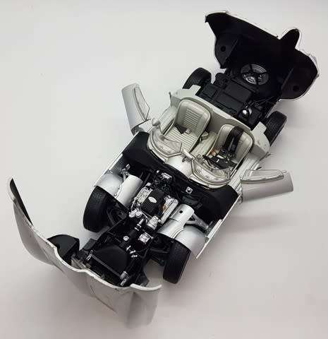 1959 Chevrolet Corvette Stingray Racer AutoArt model car as per photo